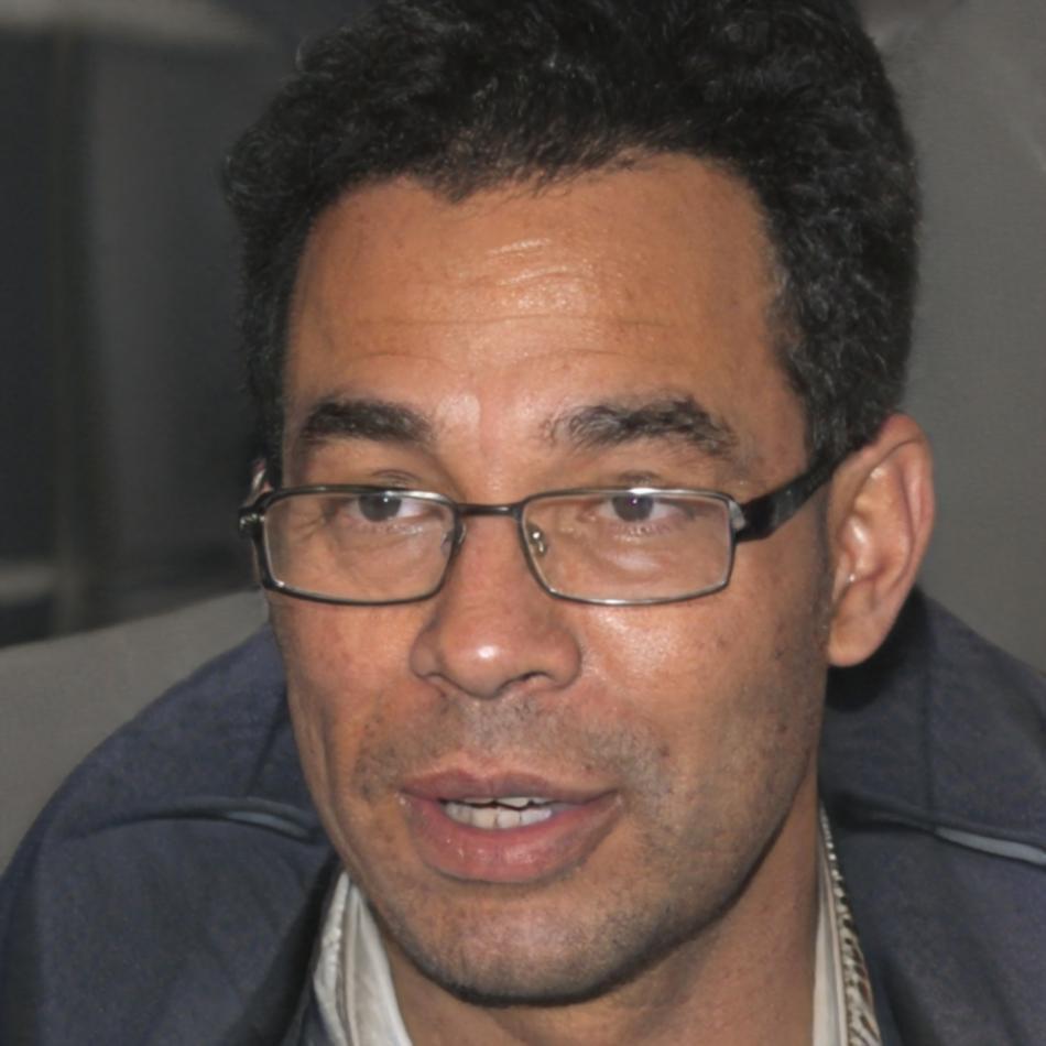 Instructor Luis Martínez